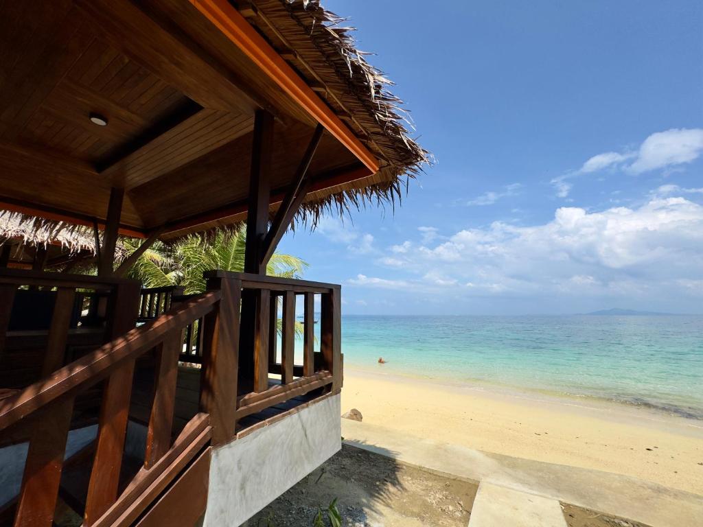 Beach Front​ Bungalow -​ Air Conditioning