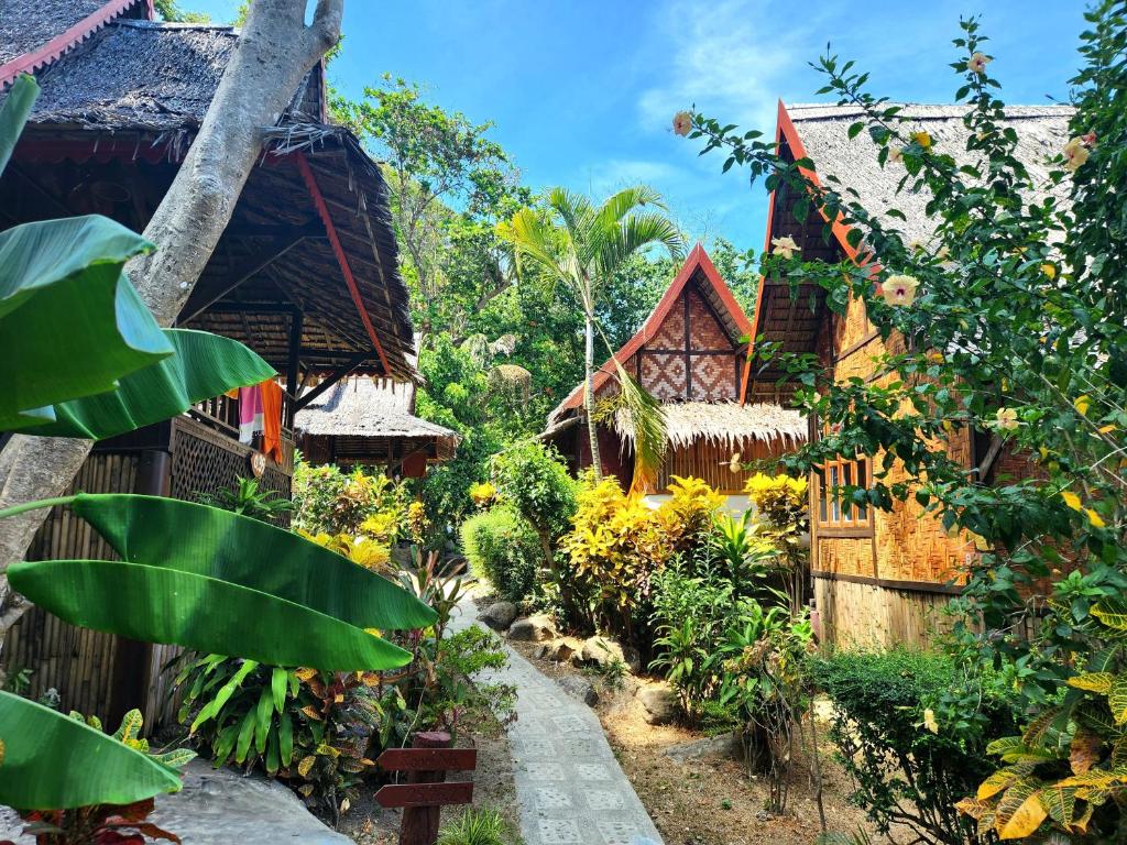 Bungalow with Balcony 